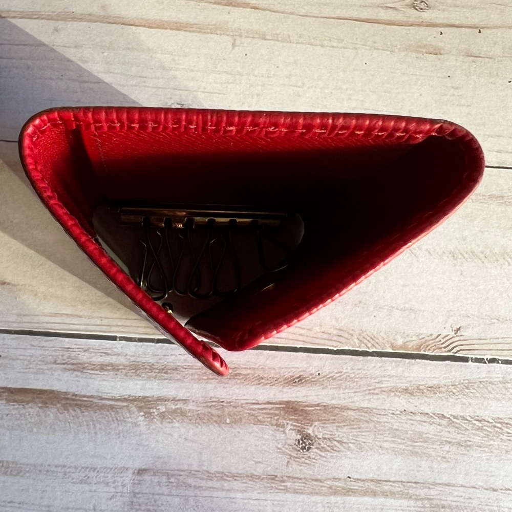 Louis Viutton Red Epi Key Holder - 6 Keys - Picture 12 of 15